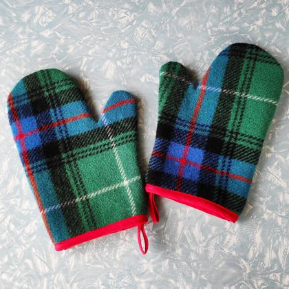 Single Vintage Wool Blanket Oven Glove