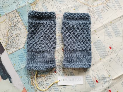 Log Cabin womens fingerless mitts – Steel blue wool