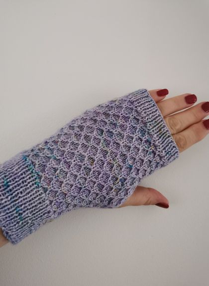 SIREN womens fingerless mitts – speckled lilac purple wool