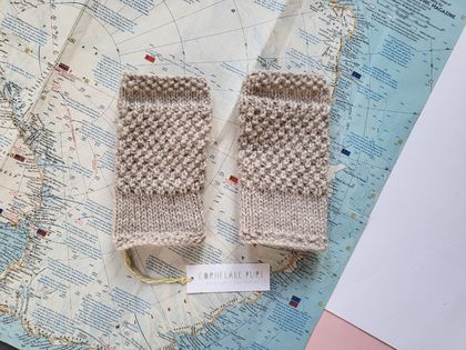 Log Cabin very light grey fingerless mitts – knitted from natural pure NZ merino wool 