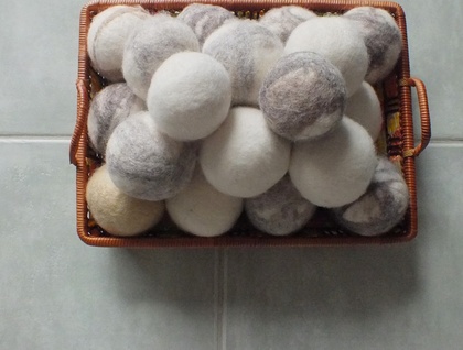 ECO friendly Housecare product - Set of 3 laundry dryer balls from FeltSoapGood
