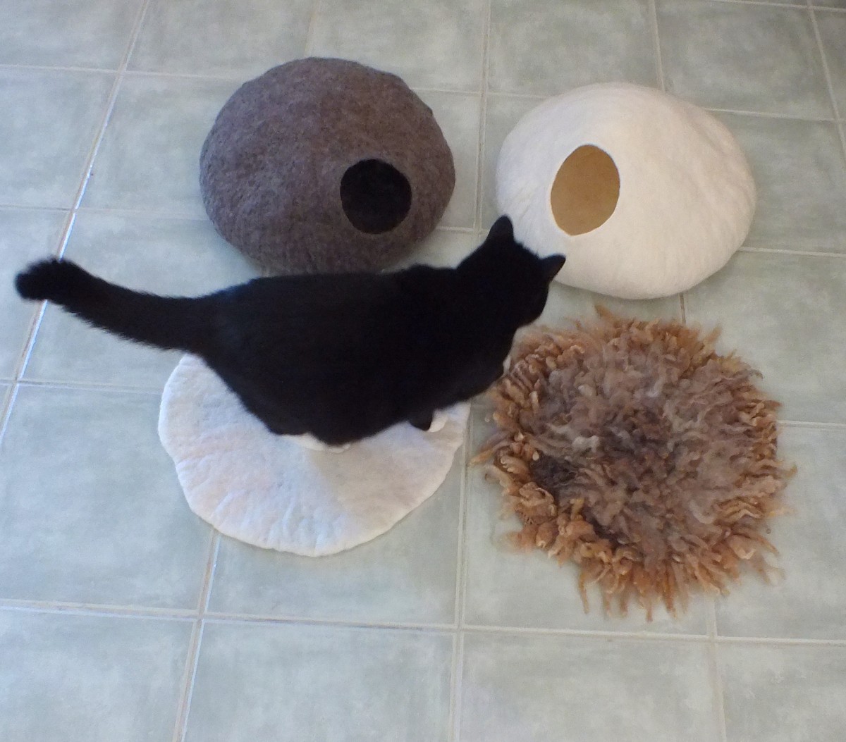 Cat Cave Size Large Pure natural New Zealand wool Made to order Felt