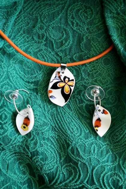 Cheerful Yellow, Orange and Black Pendant and China Chip Earrings - (EP98)