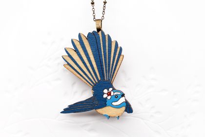 Hand Painted Wooden Fantail with Manuka Flower Necklace