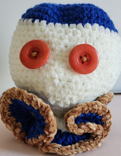 Ball octopus sensory toy support comfort white blue gold vintage red button eyes