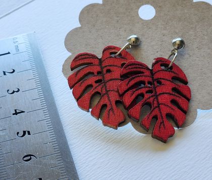 Red fade deep color on wooden buttons finished with stainless steel hypoallergenic short dangling earrings leaves monsteria earrings jewelry accessorize