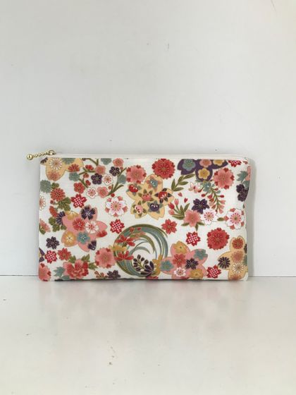 Medium size pencil case / make-up pouch / toiletry pouch / clutch