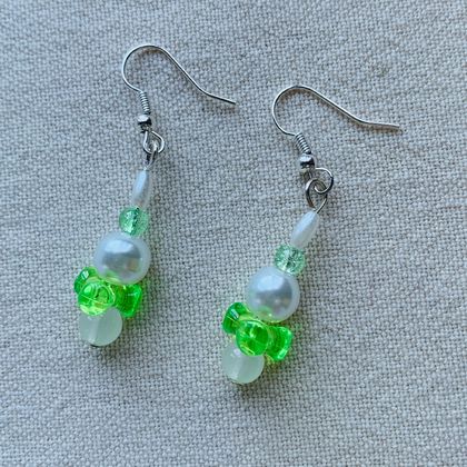 Earrings: White Pearls with lime (Festive range)