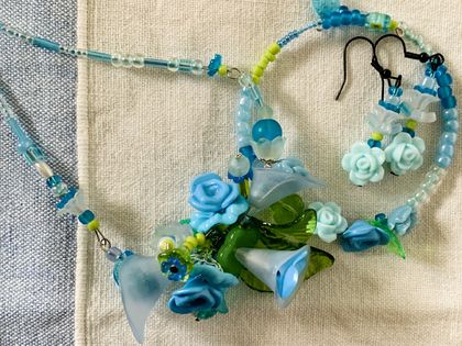 Set: Turquoise Bouquet - Necklace, Braclet, Earrings (Floral Bouquet range)