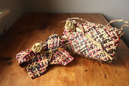 kete and bow fascinator