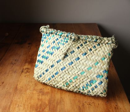 blue and green stripe kete