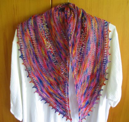 Multicoloured shawlette