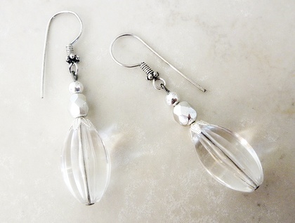 Vintage Style Earrings in Clear and metalic Silver - Vintage Chic Dangles