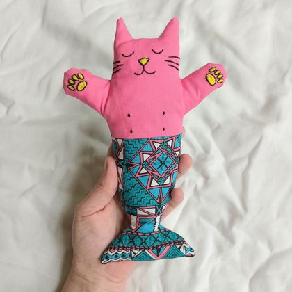 Catfish catnip/valerian cat toy