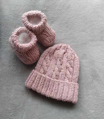 100% Merino Hand Knitted Beanie & Booties 0-3 Months- Rosy Pink 