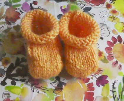 Pretty wool booties for baby