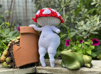 Amanita the Curvaceous Mushroom