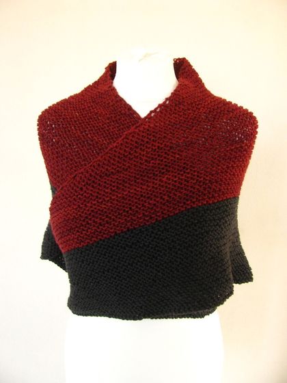 Charcoal and burnt red knitted wrap (Outlander)