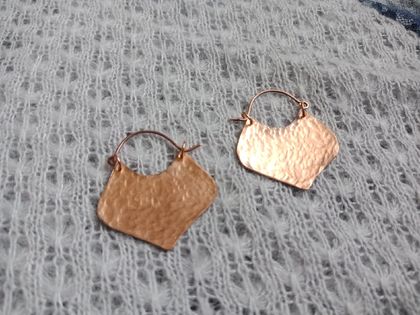 Hammered copper sheet hoop earrings