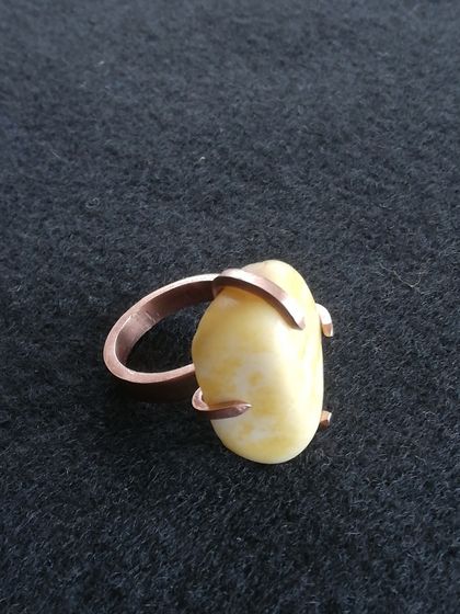 Agate copper ring. 