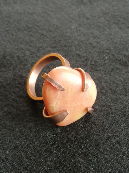 Quartz copper ring. 