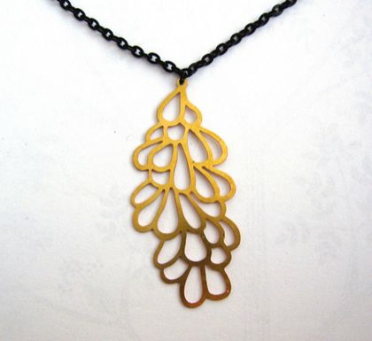 Falling petals necklace