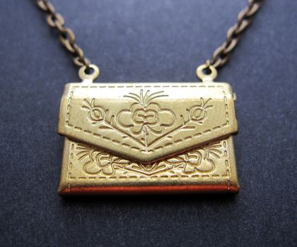 Little purse necklace