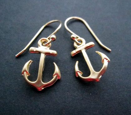 Little gold anchor earrings