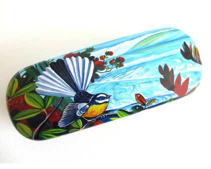 Glasses Case with matching Lens Cloth Fantail and ocean waves