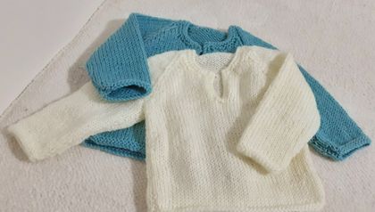 Jersey  hand knitted. 0-3 months 