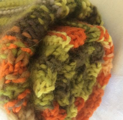 Handknit: Autumn Shades cuddly rug