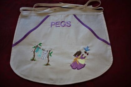 SQUIRREL COLLECTING BERRIES PEG APRON
