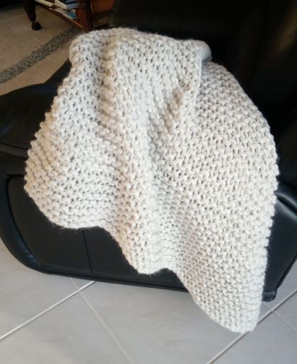 SALE Cosy chunky knit blanket