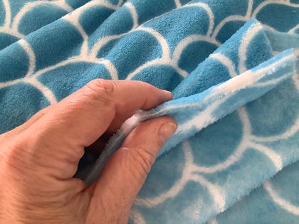 Make your own Mermaid Tail Blankets 