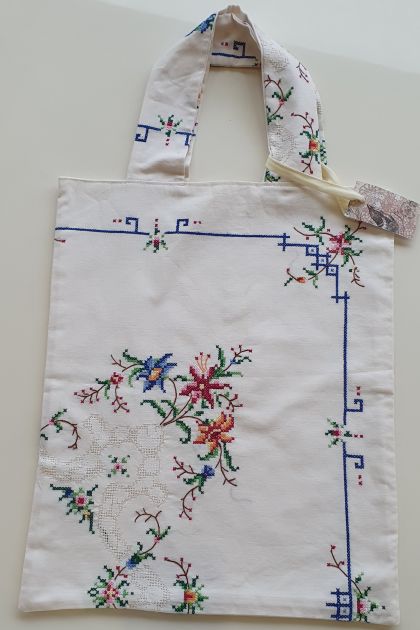 Tote bag upcycled tablecloth 