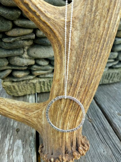 Textured circle necklace 