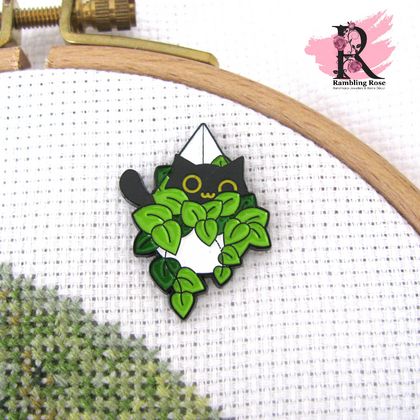 Cat in Hanging Basket Enamel Needle Minder