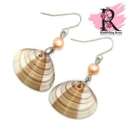 Bivalve Shell & Pearl earrings - Brown & Peach