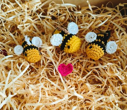 Bee kind crochet bee