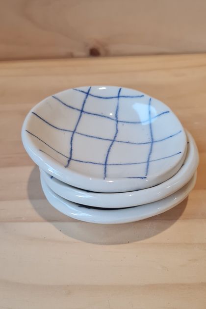 Little pottery condiment/dipping bowls