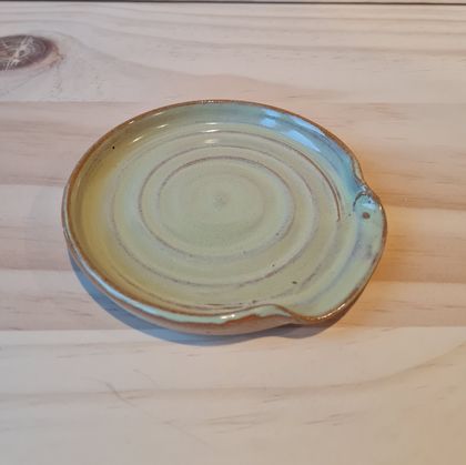 Pottery Spoon Rest - Buff Seagrass