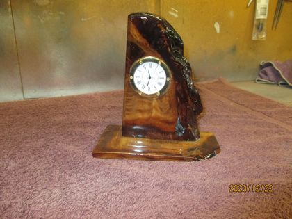 kauri with clock insert