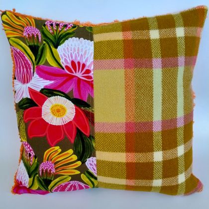 'I love flowers' cushion cover