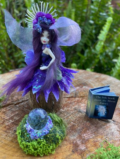 ✨ Sparkly MOONFAIRY - GAZING CRYSTAL - MINATURE MOONFAIRY BOOK  ✨