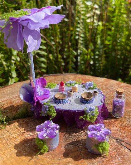 ✨  GORGEOUS - FLOWER FAIRY PARTY TABLE  with 2 moveable FAIRY CUPCAKES ✨