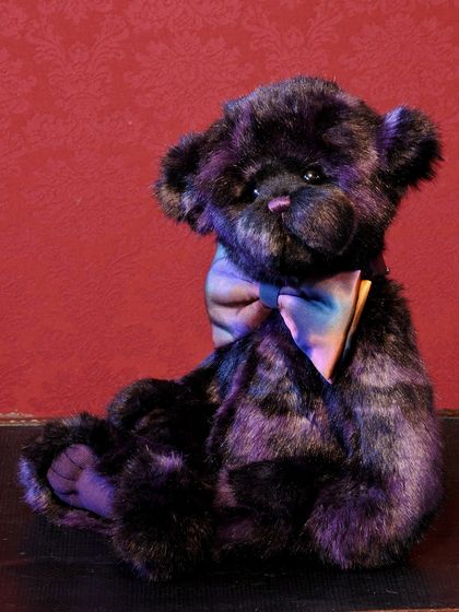 'Toby' - Fantastic bear kitset from dark purple acrylic!