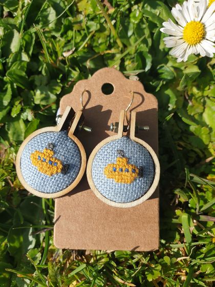 Mini-embroidery Hoop Earrings 