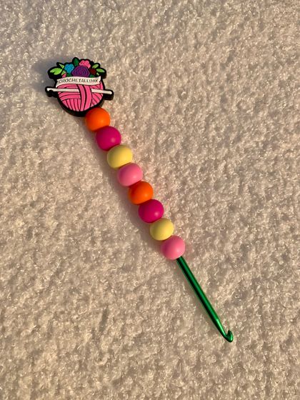 4MM PINKS & YELLOW & ORANGE BEADED CROCHET HOOK