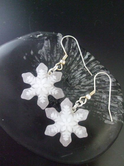 Winter snowflake drop earrings - pink fused glass