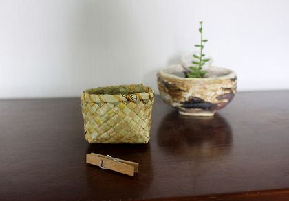 Flax tiny Basket 8cm - yellow line